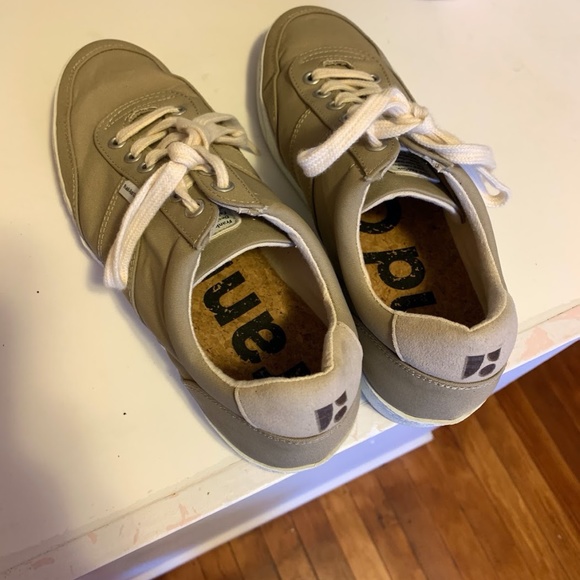 Frank and Oak Canvas Sneakers - Picture 4 of 4